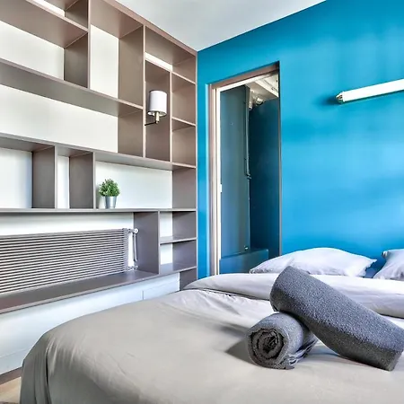 Le Marais Superb Terrace Free Netflix *